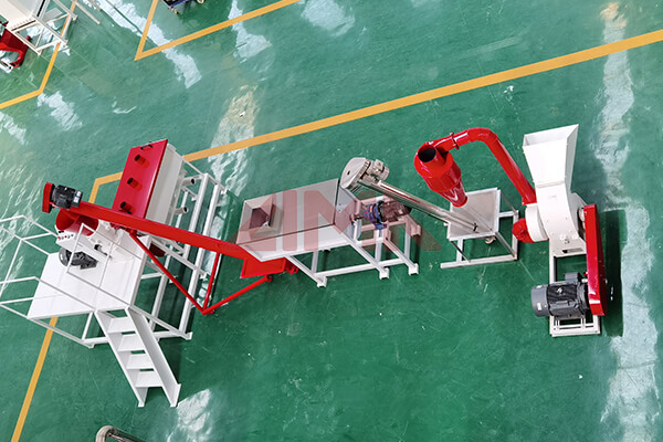 PREPARING FARM-MADE FISH FEED - Aquaculture without 